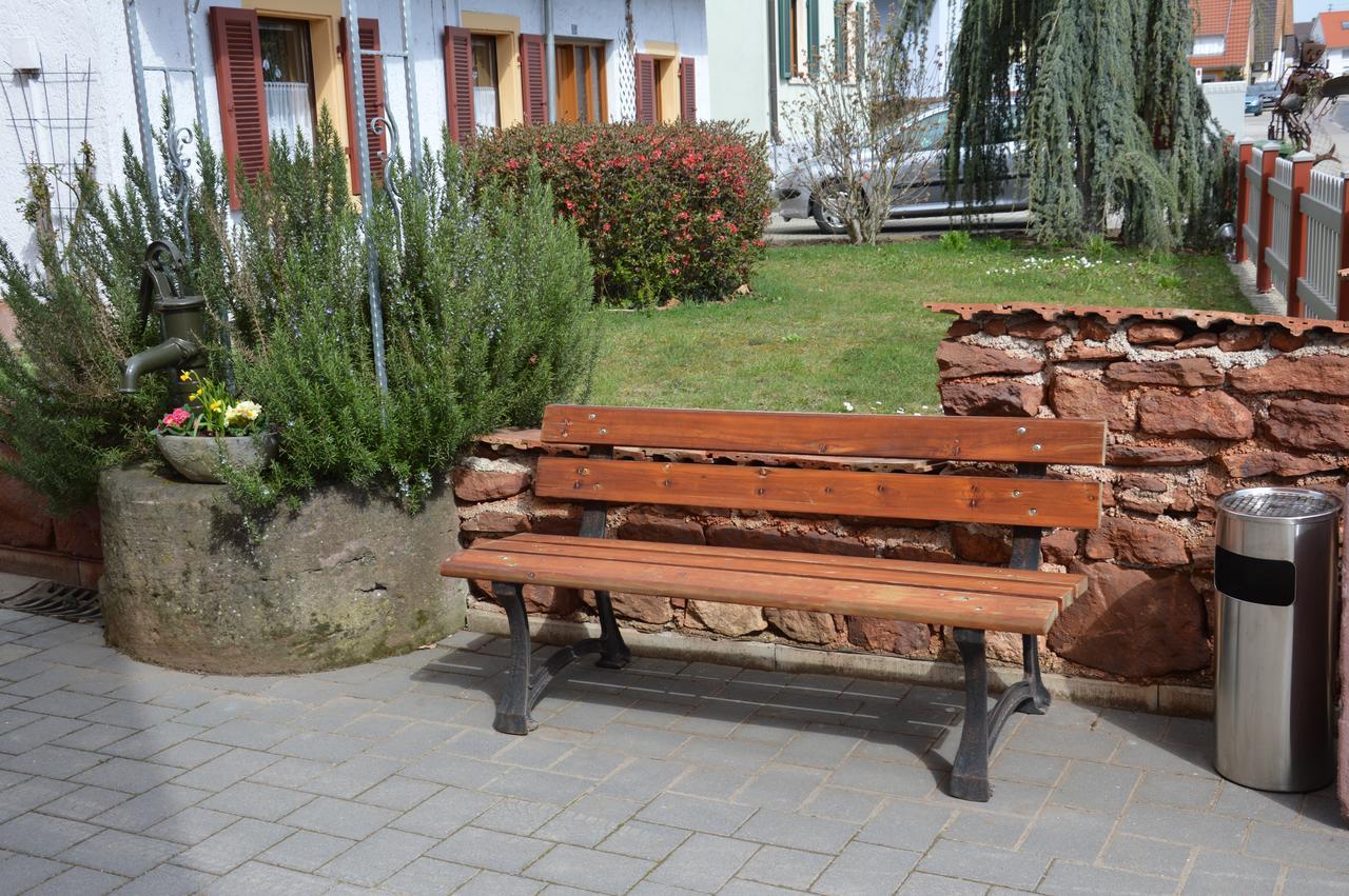 Ferienwohnungen Am Brunnen - Naehe Europapark, W-Lan, Klimaanlage Rheinhausen Εξωτερικό φωτογραφία
